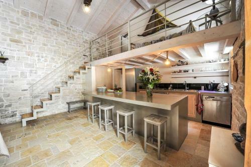 Villa Leonora House