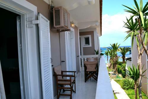 Roula Kotsonis Superior Apartment