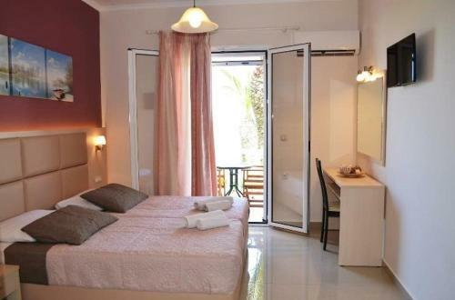 Roula Kotsonis Superior Apartment