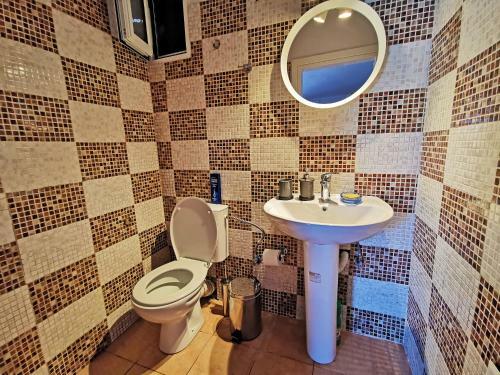 Anaroussa Diros Apartment