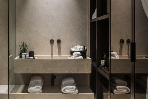 Canale Hotel & Suites