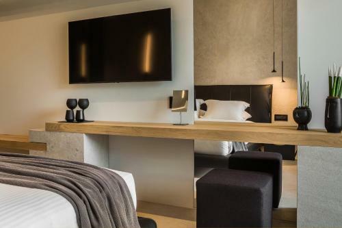 Canale Hotel & Suites