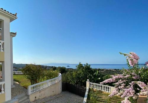 Villa Kourkoumelata House
