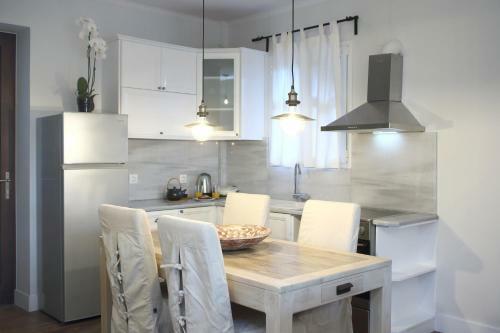 Apanema Lefkada By Omikron Selections