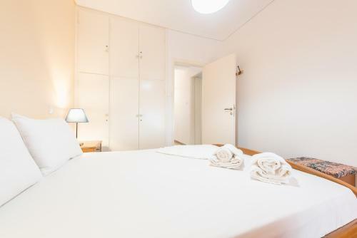 Vintage Acropolis Apartment By Cloudkeys