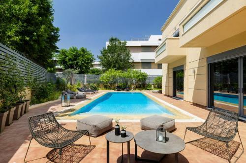 Eos Urban Villa By Upstreet