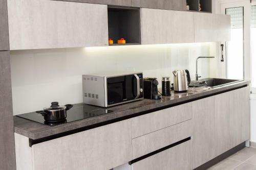 Beautiful Apartment With Lovely View At Kolonaki, Athens!