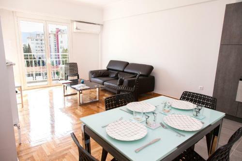 Beautiful Apartment With Lovely View At Kolonaki, Athens!