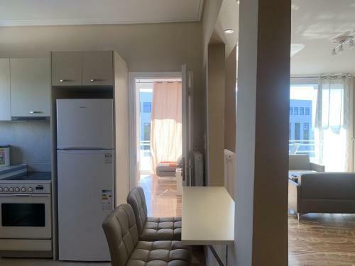 Private Rooms In Spacious Flat Marousi