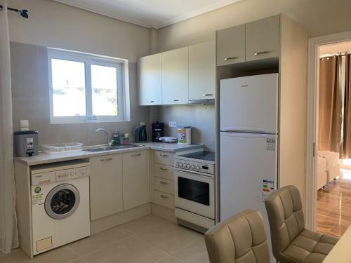Private Rooms In Spacious Flat Marousi