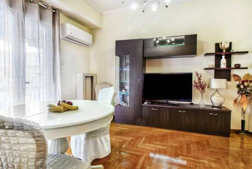 Gazi Apartment With Acropolis Views