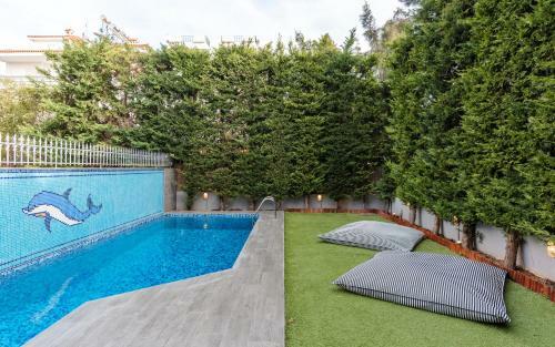 Athenian Grand Riviera Villa