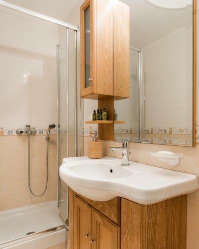 Athenian Grand Riviera Villa