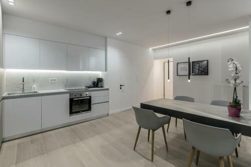 Pangrati Grove Apartment