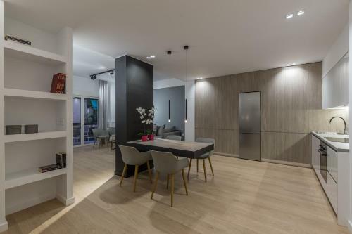 Pangrati Grove Apartment