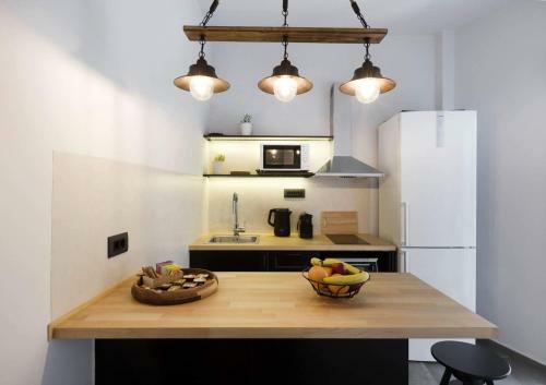 Atmospheric Apartment Near Acropolis By Cloudkeys