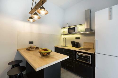Atmospheric Apartment Near Acropolis By Cloudkeys