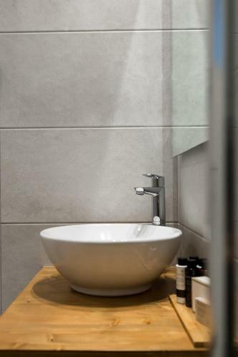 Urban Chic 1bd Apartment In Hilton District By Upstreet