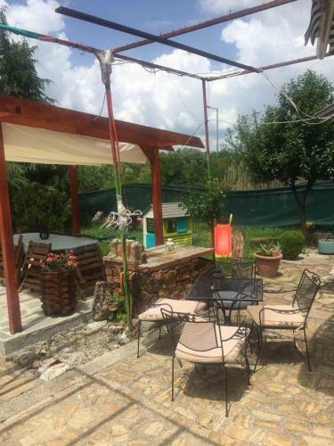Bojana House
