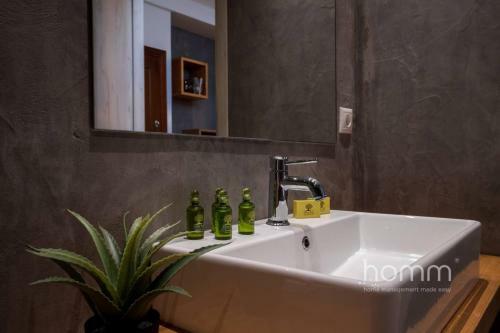 101m� Renovated Apartment In Koukaki
