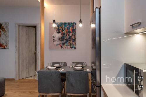 101m� Renovated Apartment In Koukaki