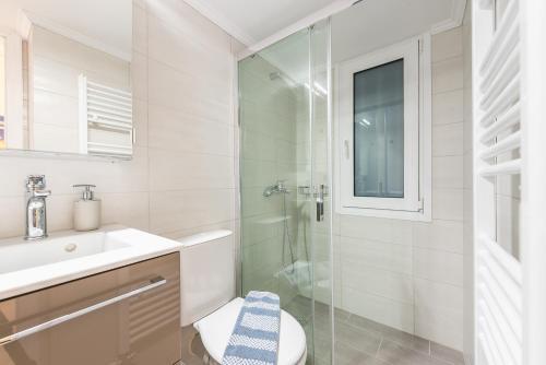 Stylish Kerameikos Apartment By Cloudkeys