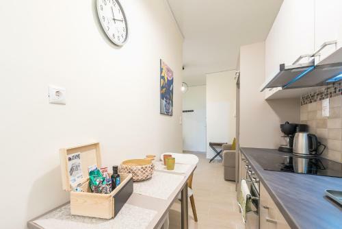 Stylish Kerameikos Apartment By Cloudkeys