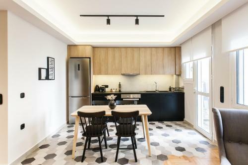Modern Minimalist 3bd Apartment In Hilton District By Upstreet
