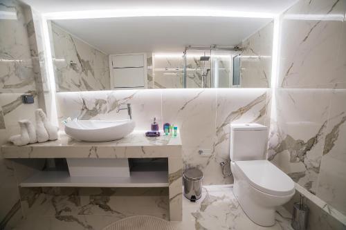 Amazing Apartment In Glyfada Center