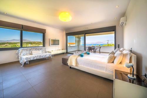 Agios Andreas Villa Sleeps 10 With Pool And Air Con