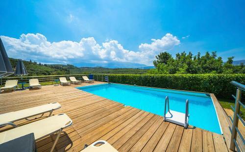 Agios Andreas Villa Sleeps 10 With Pool And Air Con
