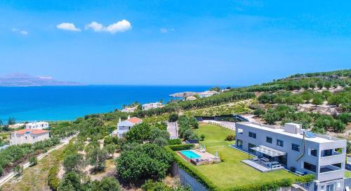Agios Andreas Villa Sleeps 10 With Pool And Air Con