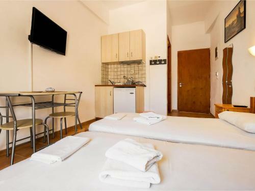 Delightful Apartment In Therma With Balcony