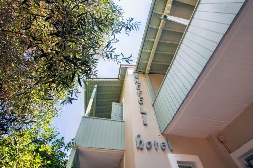Nefeli Hotel