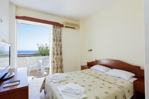 Aparthotel Sofia - Mythos Beach