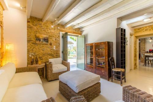 Kokkino Metochi Villa Sleeps 9 Pool Air Con Wifi