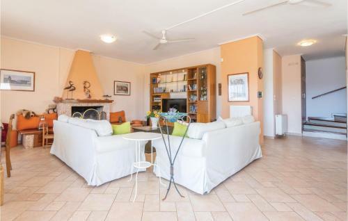 Amazing Home In Kaki Thalassa Keratea W/ 3 Bedrooms