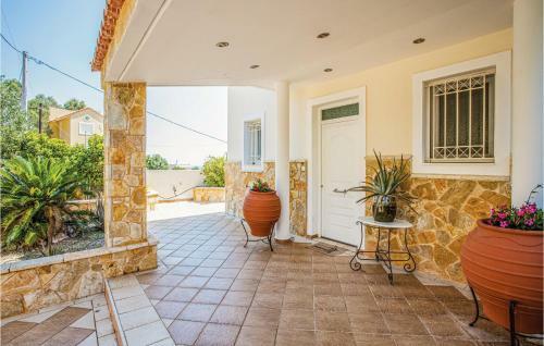 Amazing Home In Kaki Thalassa Keratea W/ 3 Bedrooms