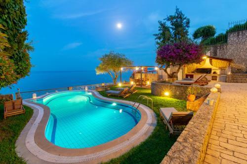 Corfu Beachfront Villa Benele