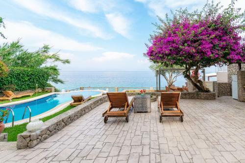Corfu Beachfront Villa Benele
