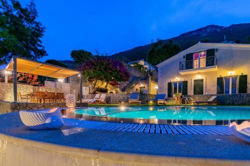 Corfu Beachfront Villa Benele