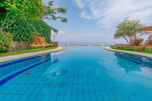 Corfu Beachfront Villa Benele
