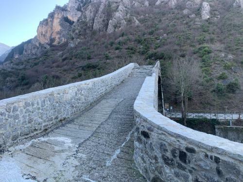 Hostal Helios - Epirus Traditional Guesthouse