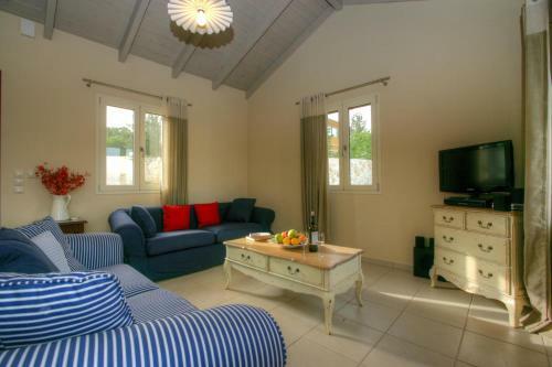 Fiskardo Villa Sleeps 4 Pool Air Con Wifi