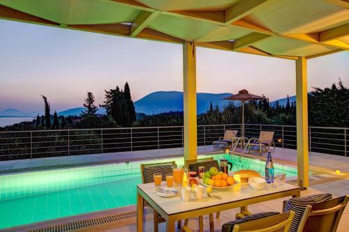 Fiskardo Villa Sleeps 4 Pool Air Con Wifi