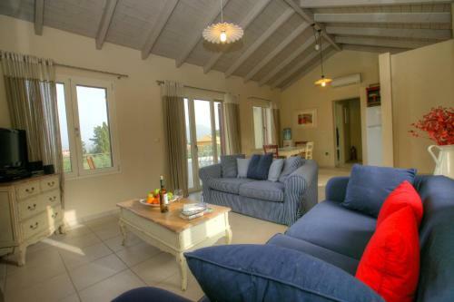 Fiskardo Villa Sleeps 4 Pool Air Con Wifi