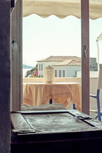 Zoe Apartments Hydra No4