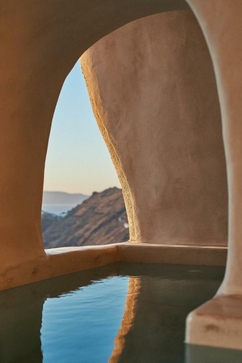 Hotel Divine Cave Experience
