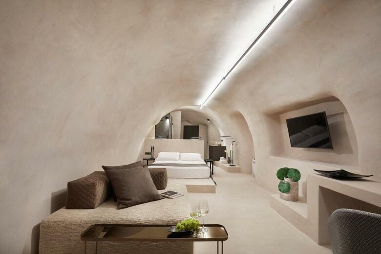 Hotel Divine Cave Experience