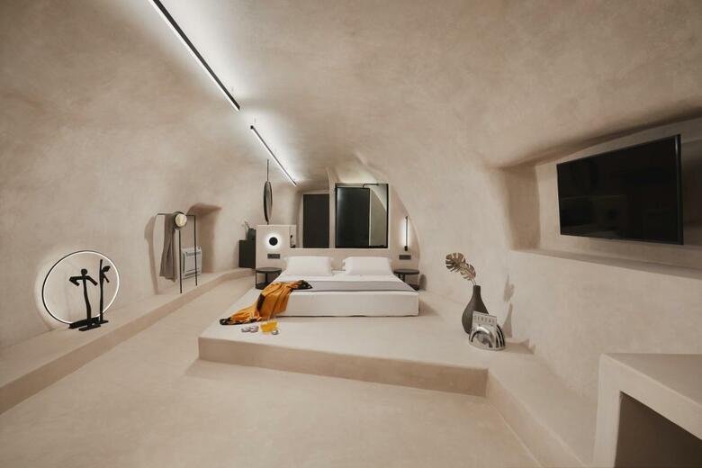 Hotel Divine Cave Experience